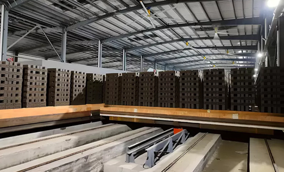 Bagaimana Mesin Penimbun Bata & Blok Mengurangkan Kos Buruh sebanyak 60% untuk Kilang Bata Moden