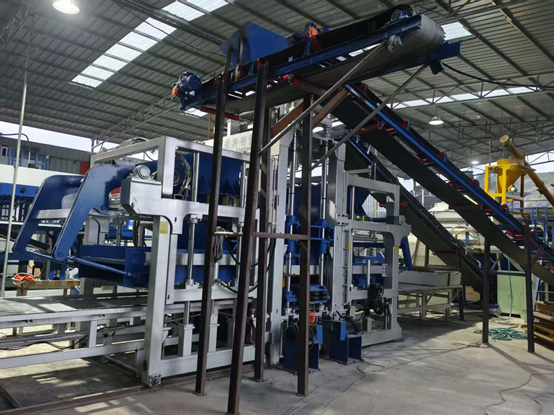 Quanzhou Senko Intelligent Equipment Manufacturing Co., Ltd. Menghantar Barisan Pengeluaran Blok Automatik Sepenuhnya ke Ji'an, Jiangxi – Sistem QT12 Mencapai Output Lebih Tinggi dengan Lebih Sedikit Operator
